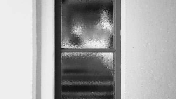 Transformez votre intérieur avec une porte en verre dépoli